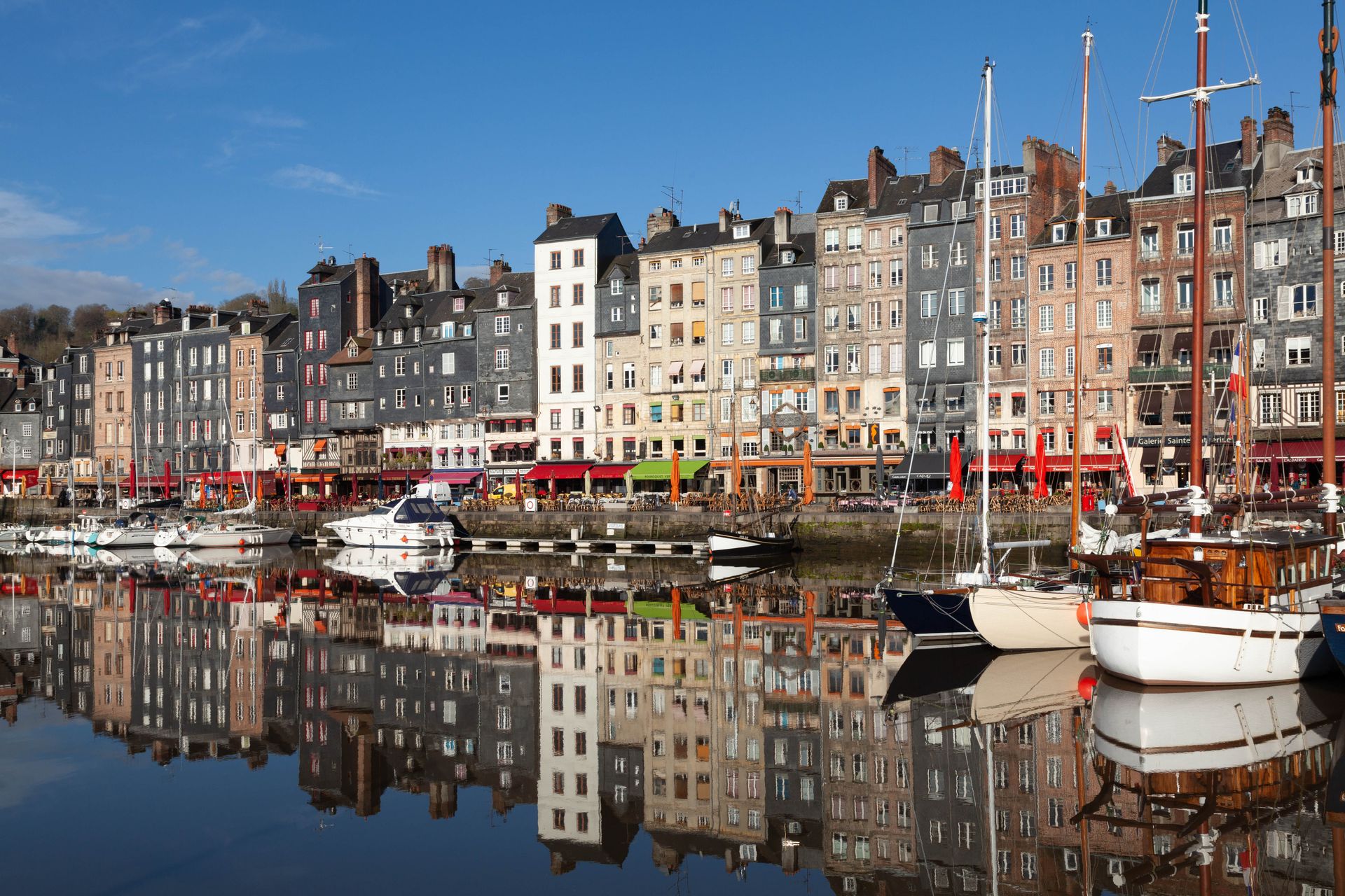Le Vieux Bassin de Honfleur au coucher du soleil